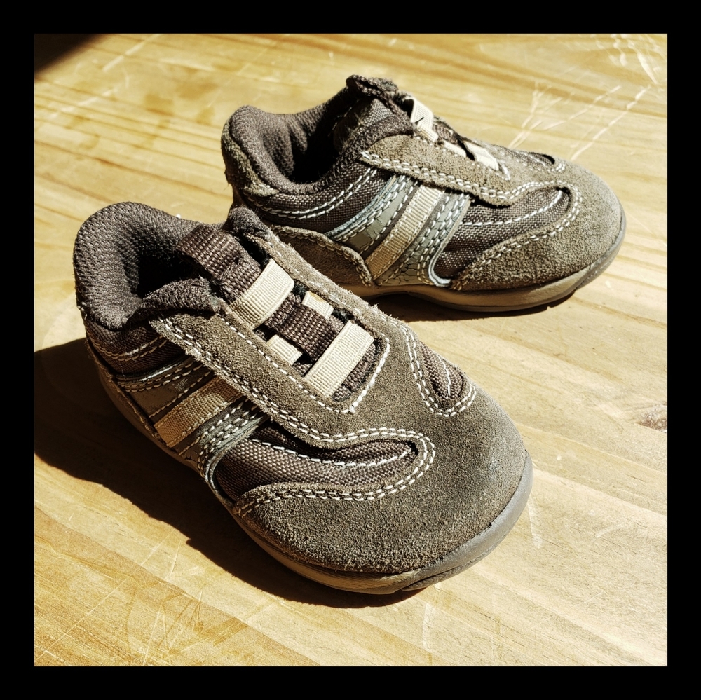 HEALTHTEX Brown Baby Boy Slip on Tennis Shoes size 5